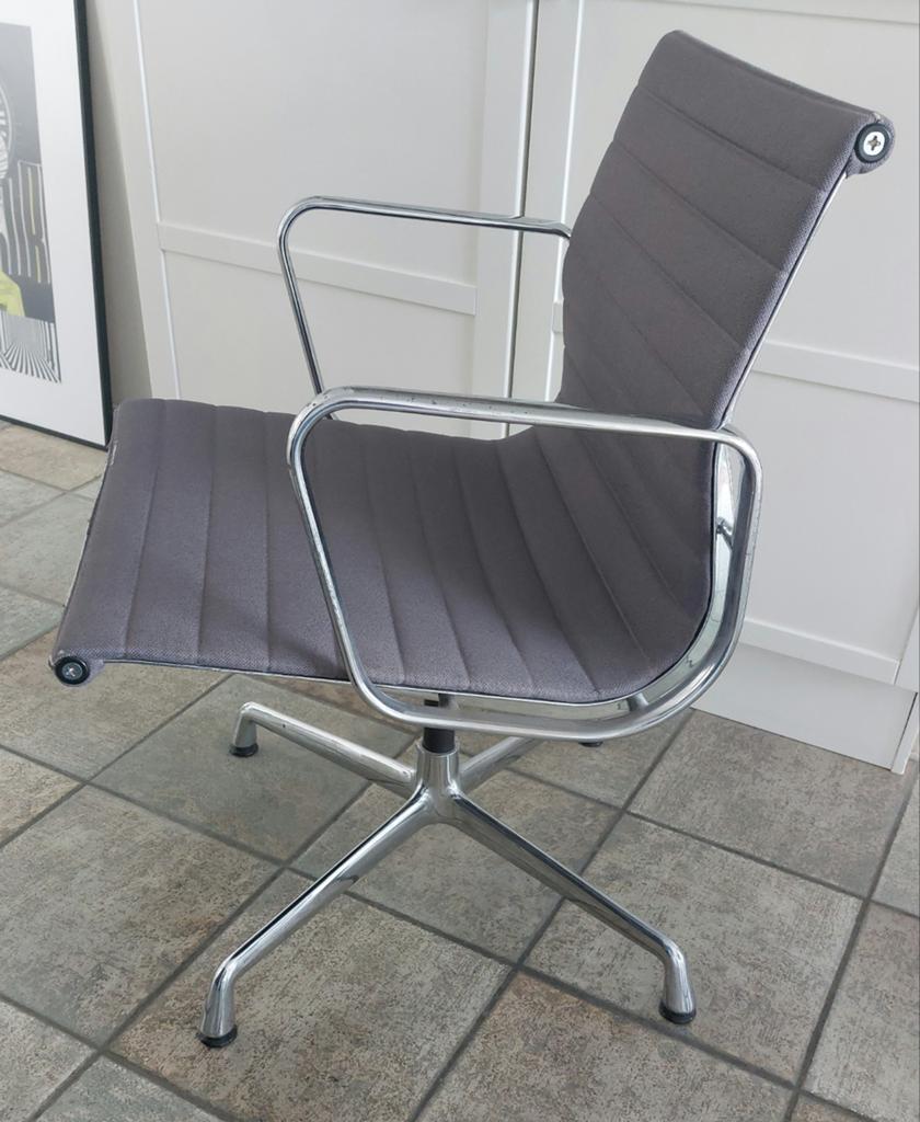 Eames EA 107 - Vitra Herman Miller Eames conferentiestoel, Ophalen, Gebruikt, Grijs