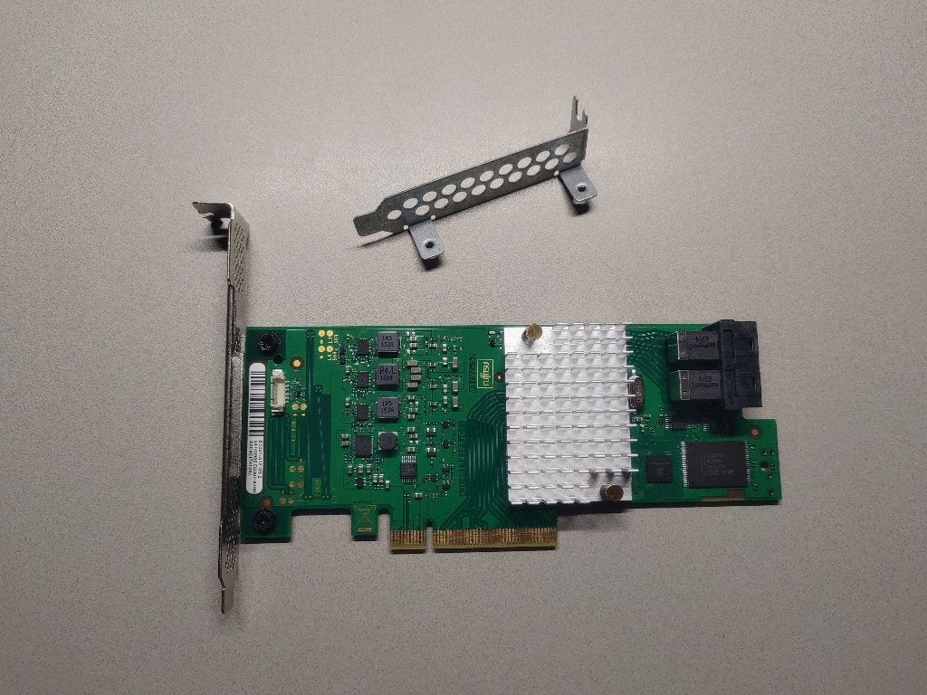 Fujitsu D3307-A12 IT Mode 12Gbs SAS/SATA HBA RAID Controller, Computers en Software, Harde schijven, Ophalen of Verzenden, Zo goed als nieuw