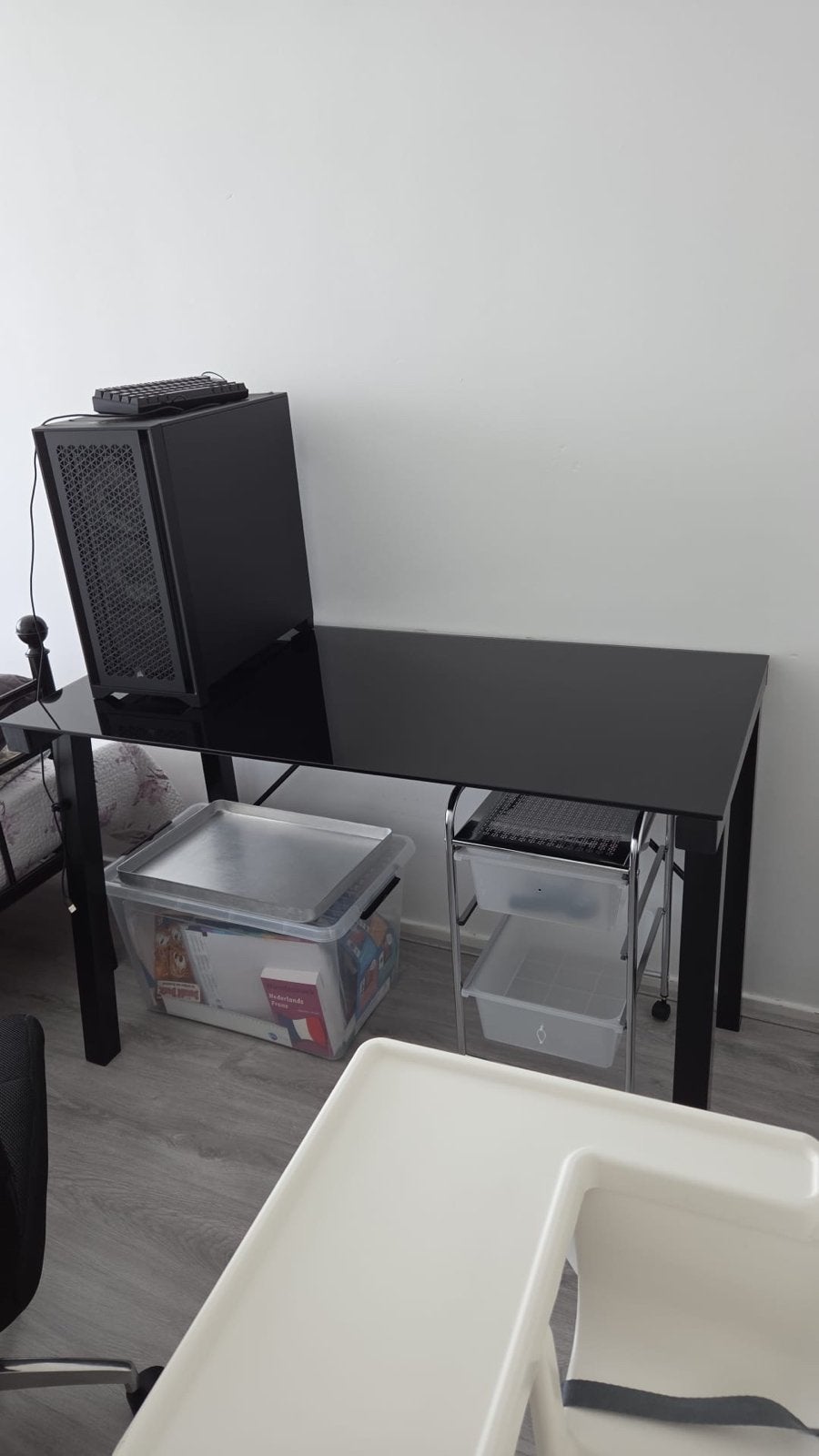 Modern Glazen Bureau - Zwart, Ophalen, Zwart, Zo goed als nieuw, Computerbureau