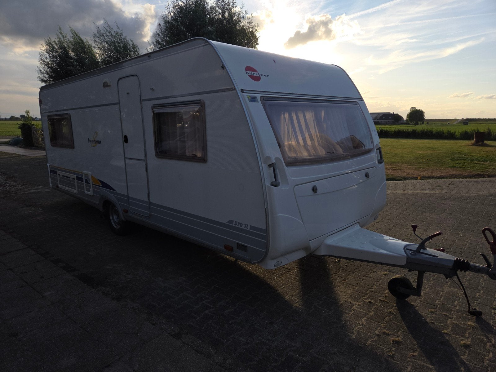 Burstner 530 TL ventana,bj 2005,enkele bedden,mover,voortent, Caravans en Kamperen, Caravans, 2 aparte bedden, Rondzit, Particulier