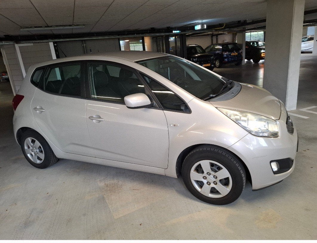 Kia Venga 1.4 CVVT Brooklyn met AIRCO enz enz, Auto's, Dealer onderhouden, Beige, Handgeschakeld, Particulier