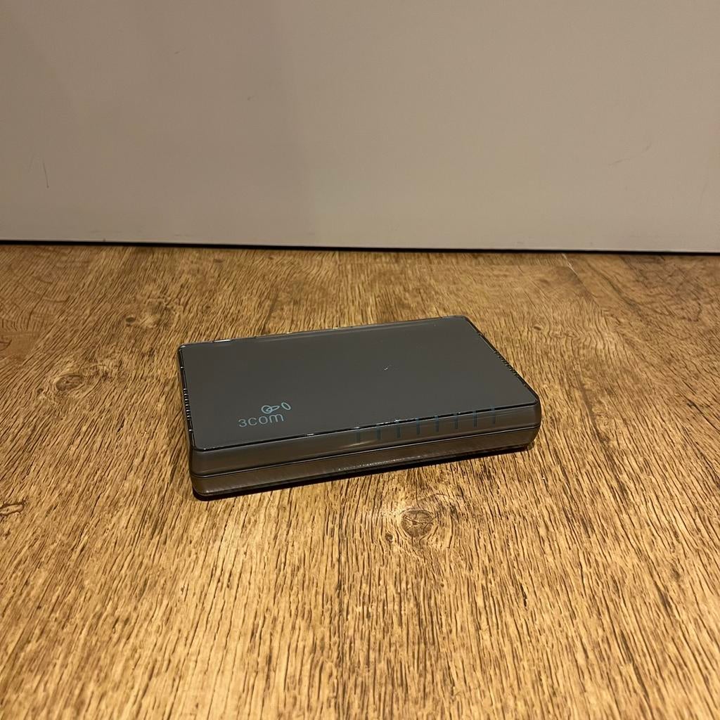 3Com 8poort Gigabit switch ( Werking Onbekend ), Computers en Software, Ophalen of Verzenden, Gebruikt