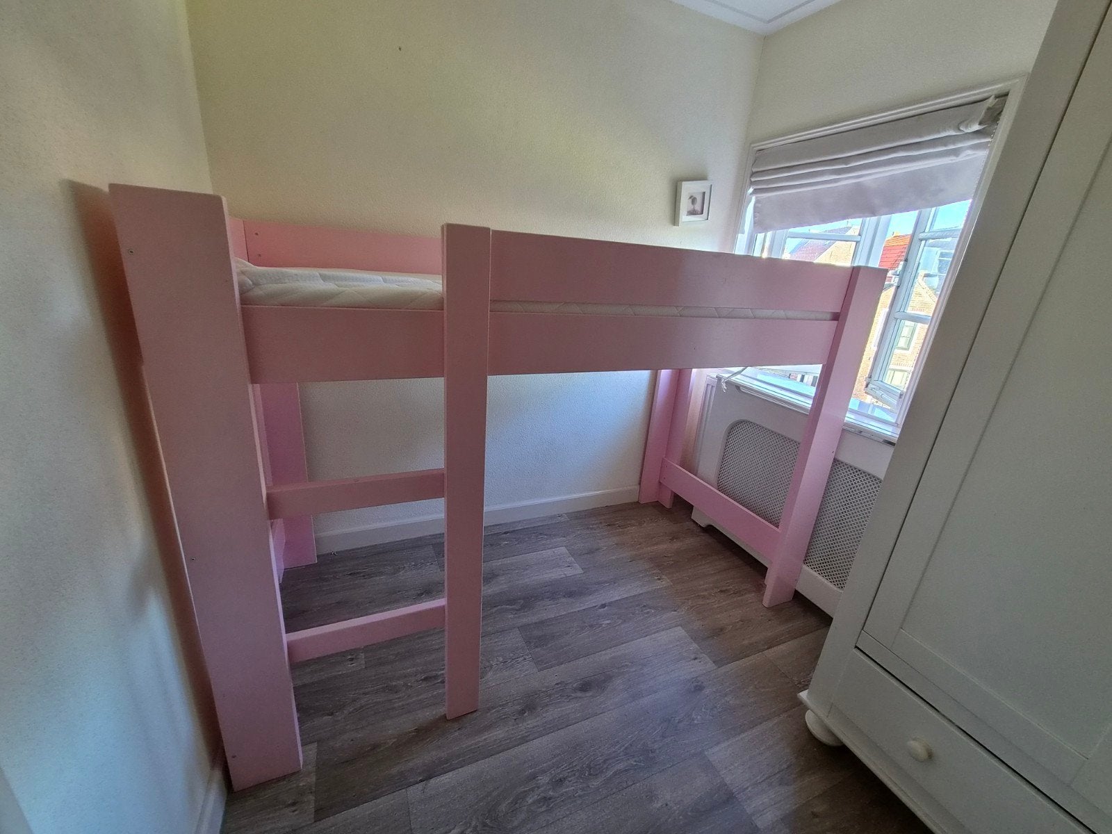 Stevige roze, houten hoogslaper 80x180cm, Ophalen, Hoogslaper