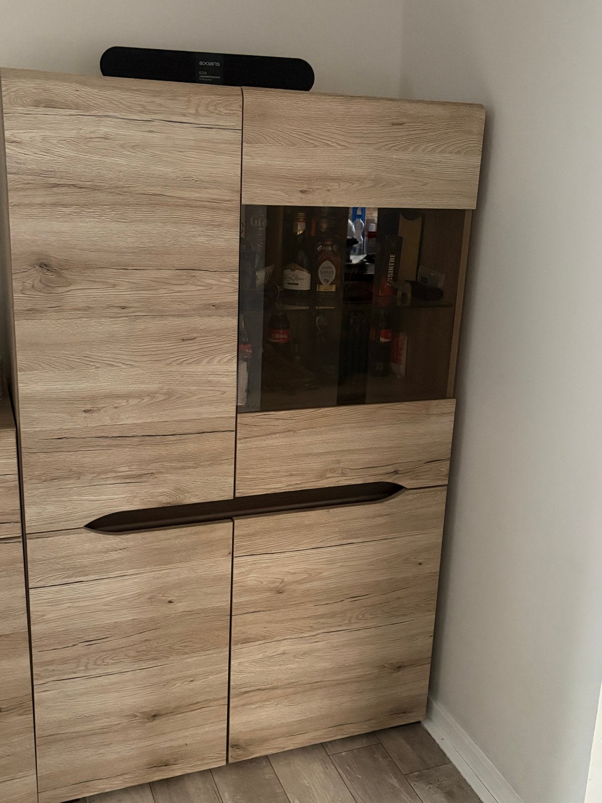 Moderne kast met vitrine en opbergruimte, Huis en Inrichting, Ophalen, Gebruikt, 50 tot 100 cm, 25 tot 50 cm