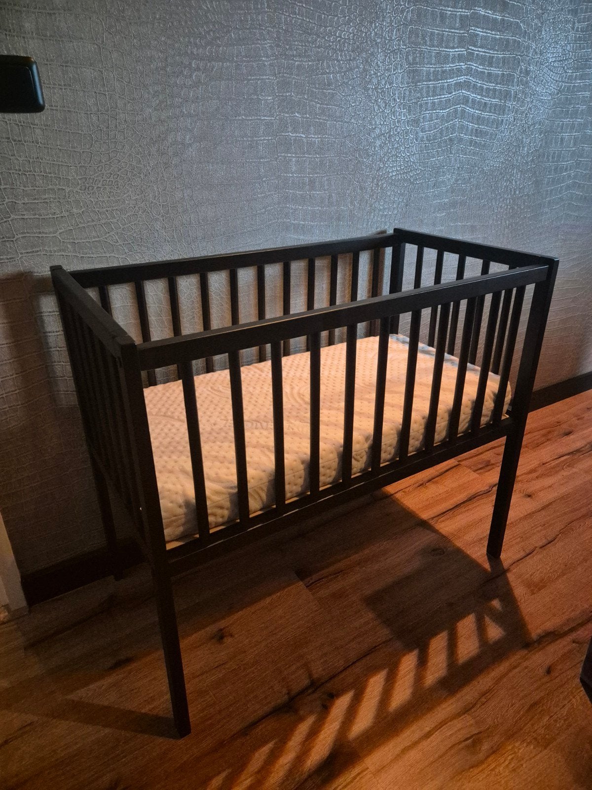 Baby wiegje zwart, Kinderen en Baby's, Babywiegjes en Ledikanten, Ophalen of Verzenden, Zo goed als nieuw, Wieg