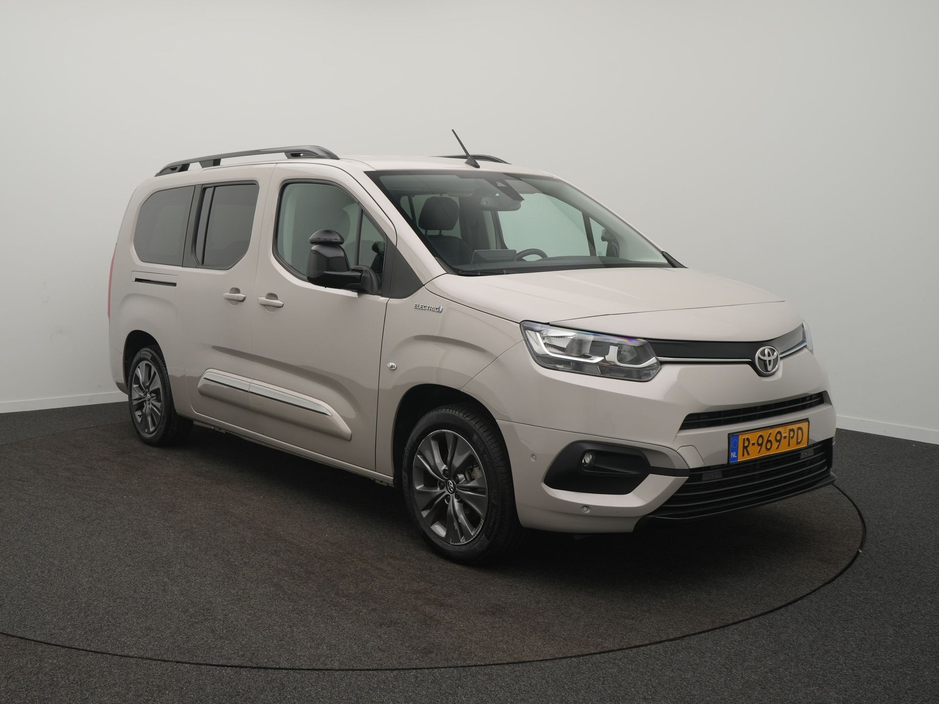 Toyota PROACE CITY Verso Electric Dynamic Long 50 kWh - Voll, 136 pk, Gebruikt, Overige carrosserieën, Automatische klimaatregeling