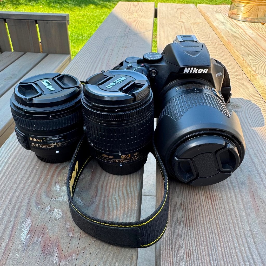 Nikon D3500 DSLR + 3 Lenzen + Flitser + Tas, Ophalen, Bluetooth, Gebruikt, Spiegelreflex