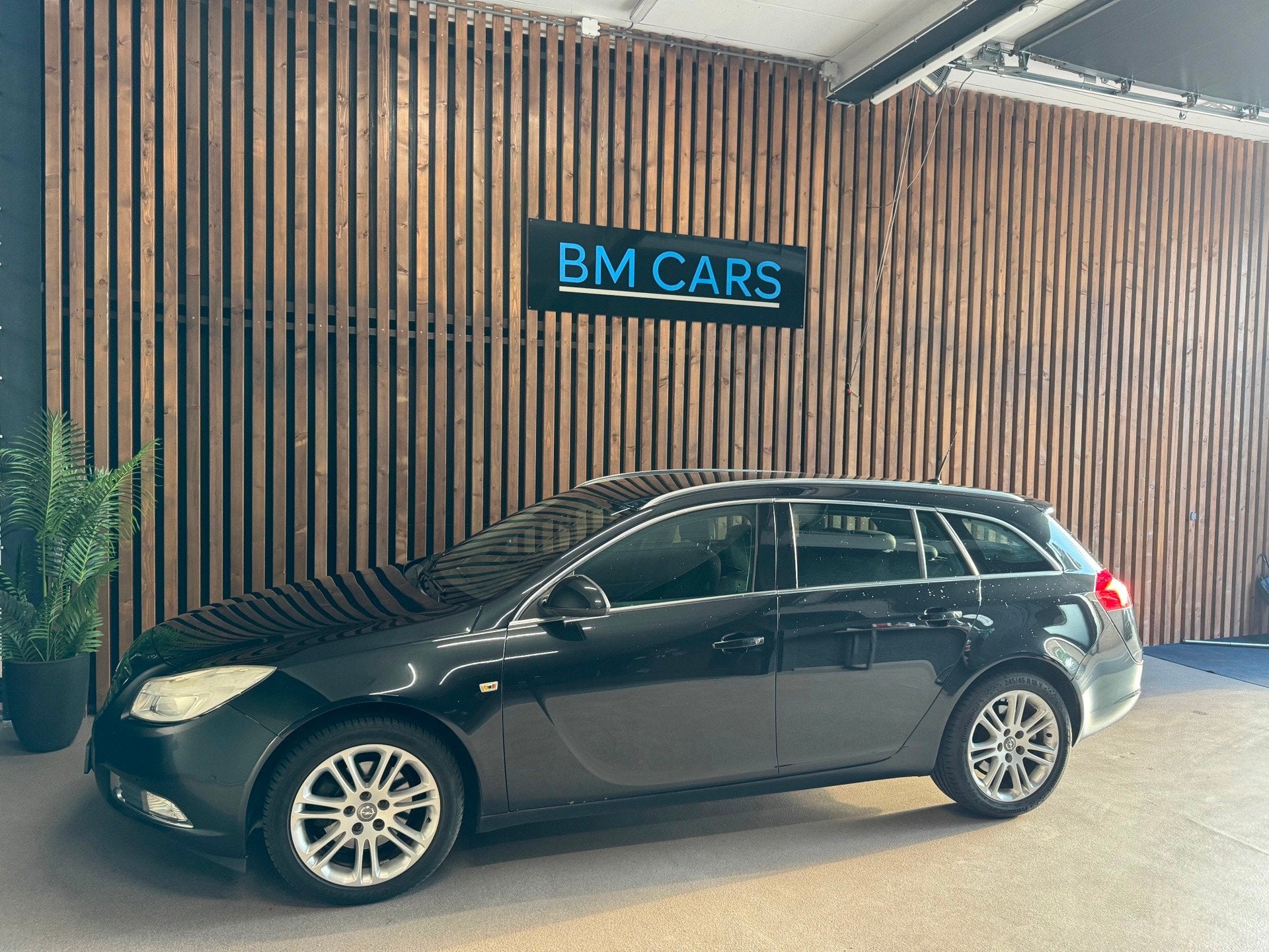 Opel INSIGNIA SPORTS TOURER 1.6 T Cosmo Airco, Cruise contro, Voorwielaandrijving, Euro 5, Gebruikt, 4 cilinders
