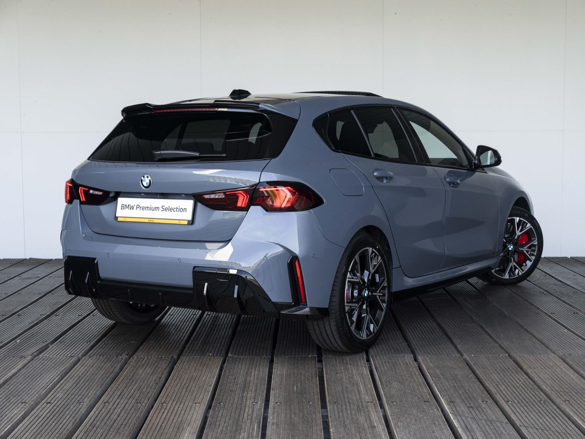 BMW 1 Serie 120 | M Sportpakket Pro | Premium Pack | Comfort, Auto's, Stof, Met garantie (alle), Origineel Nederlands, Bedrijf