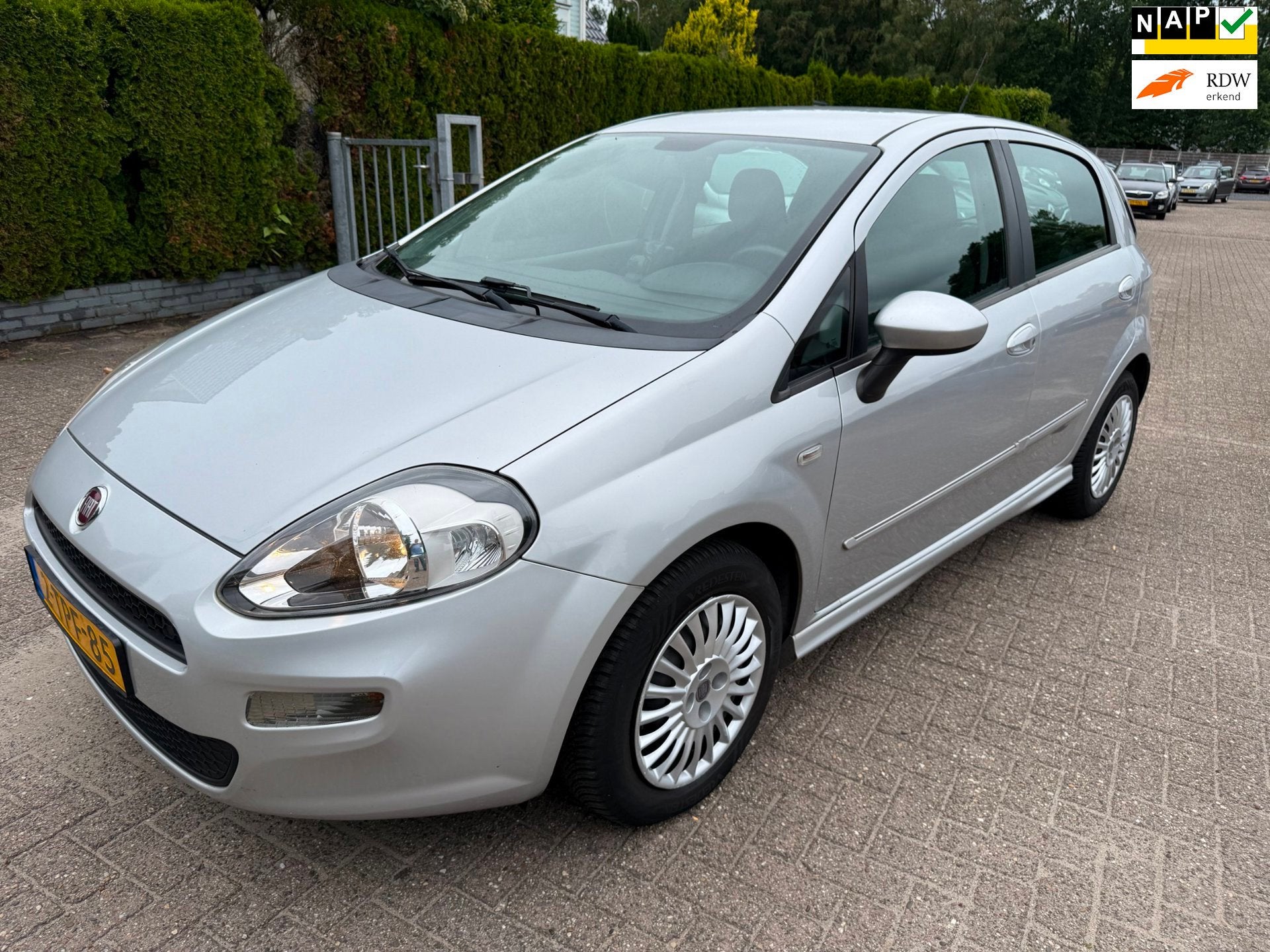 Fiat Punto Evo 0.9 TwinAir 5-DRS Street AIRCO NAVI CRUISE BL, Auto's, Voorwielaandrijving, Gebruikt, Euro 6, 49 €/maand