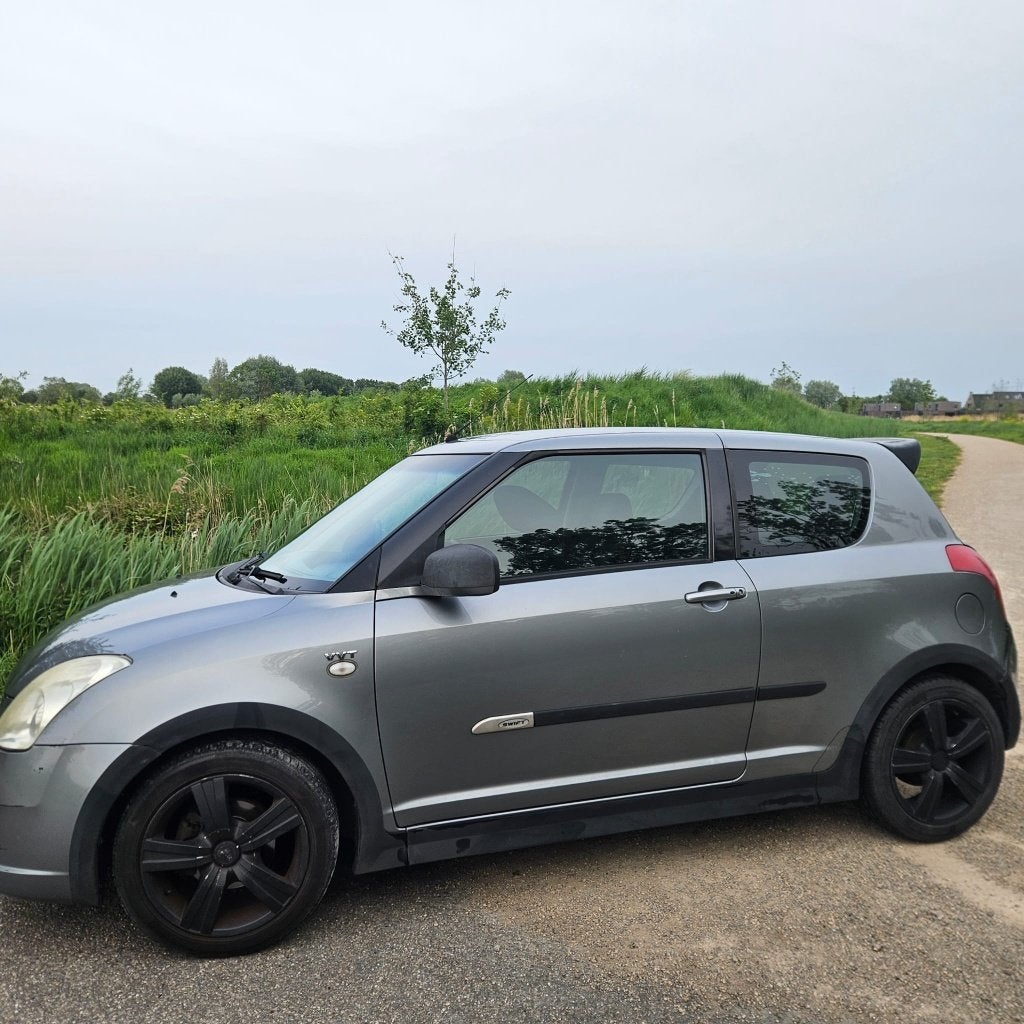 Suzuki Swift 1.5 3D 2006 Grijs, Auto's, Voorwielaandrijving, 40 €/maand, Zwart, 4 cilinders