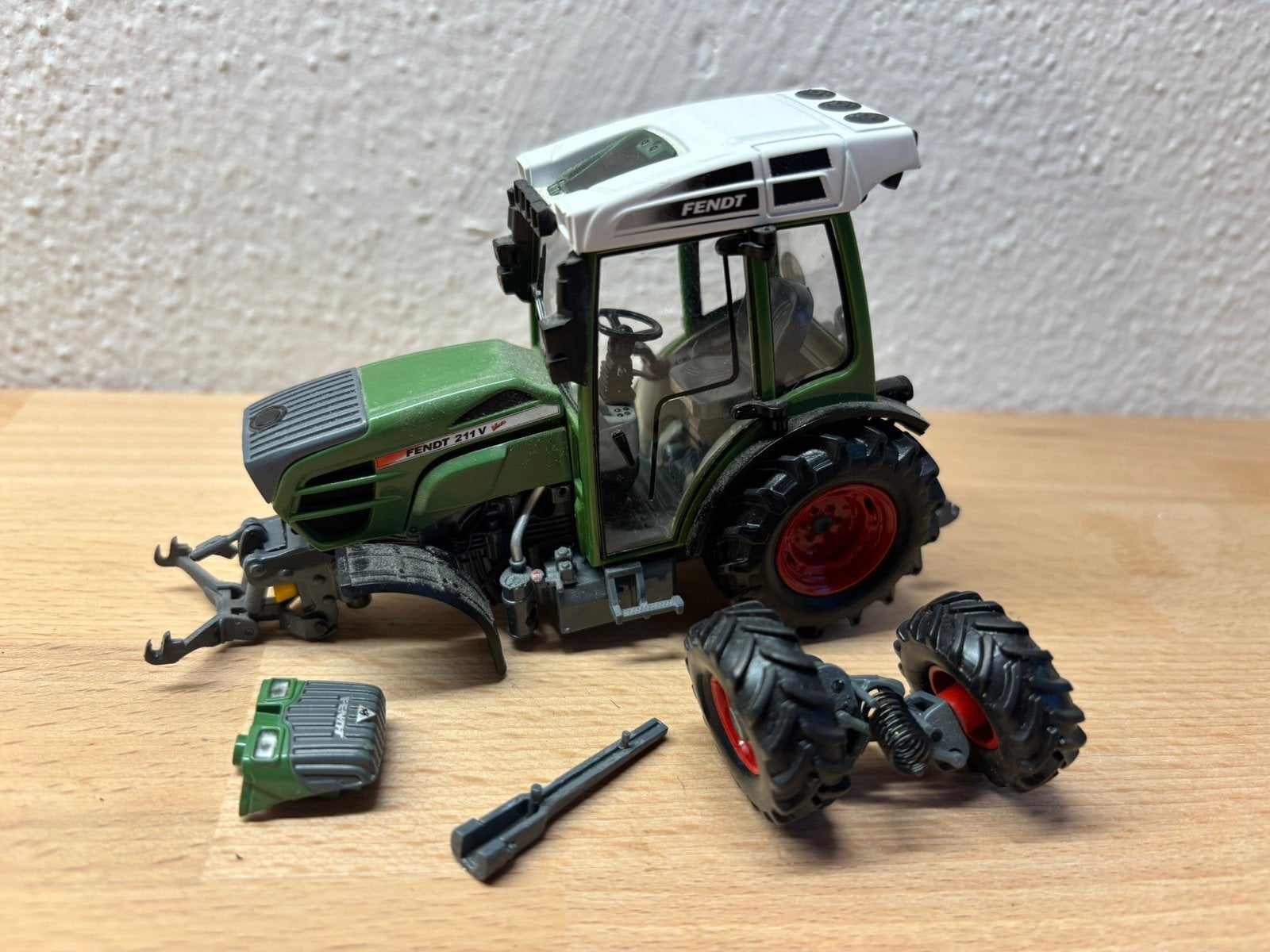 Schuco fendt 211 smalspoor, Ophalen of Verzenden, Zo goed als nieuw, Tractor of Landbouw, Schuco