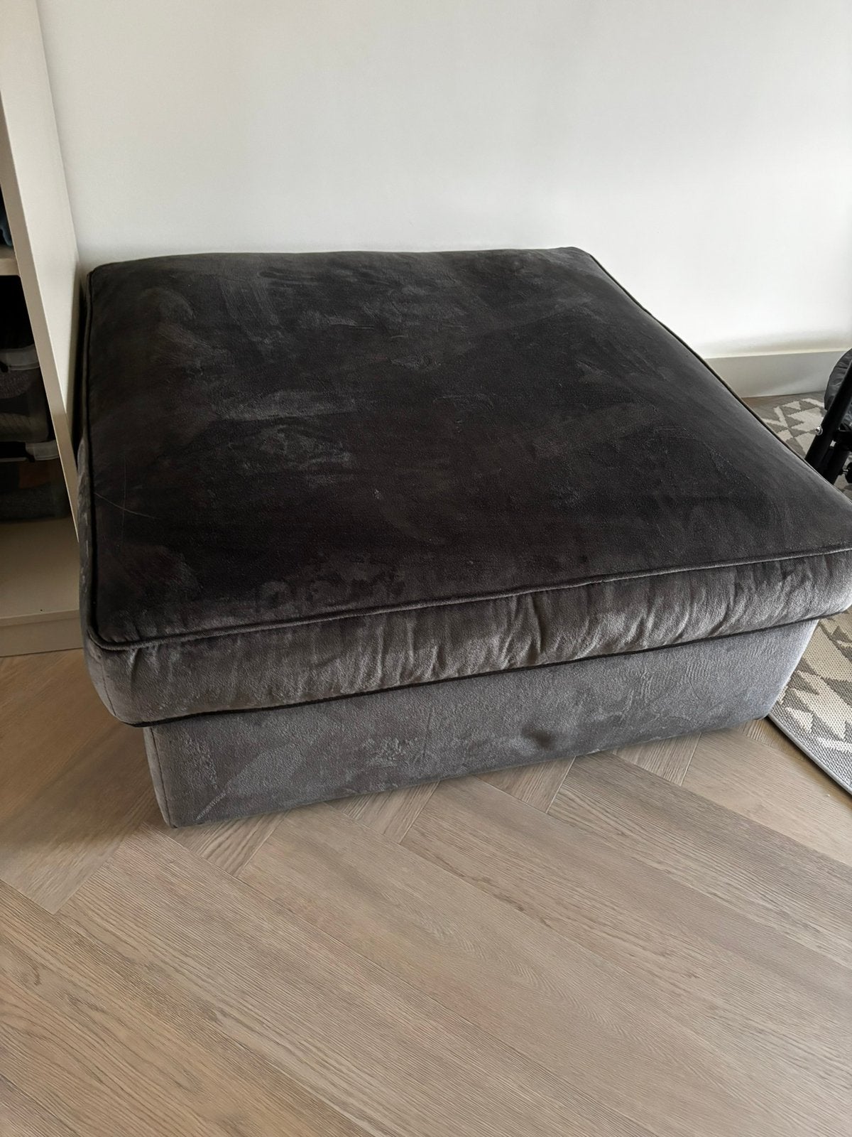 Antraciet stoffen hocker 100x100 cm, 44 cm hoog DOK2, Huis en Inrichting, Ophalen, Gebruikt, Vierkant, 75 tot 100 cm