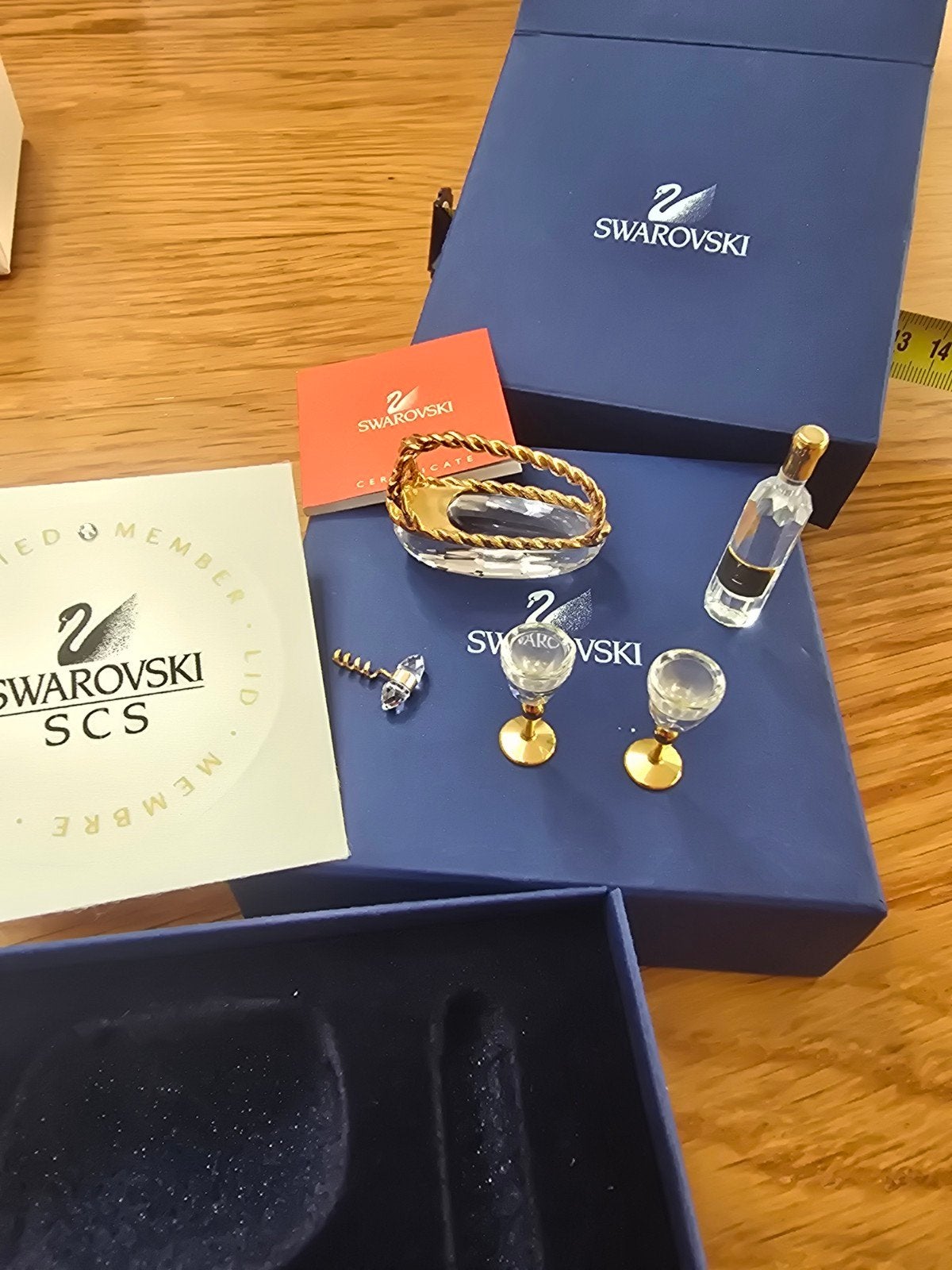 Swarovski SCS Miniatuur Wijnset met Certificaat, Ophalen of Verzenden, Zo goed als nieuw, Huisaccessoire
