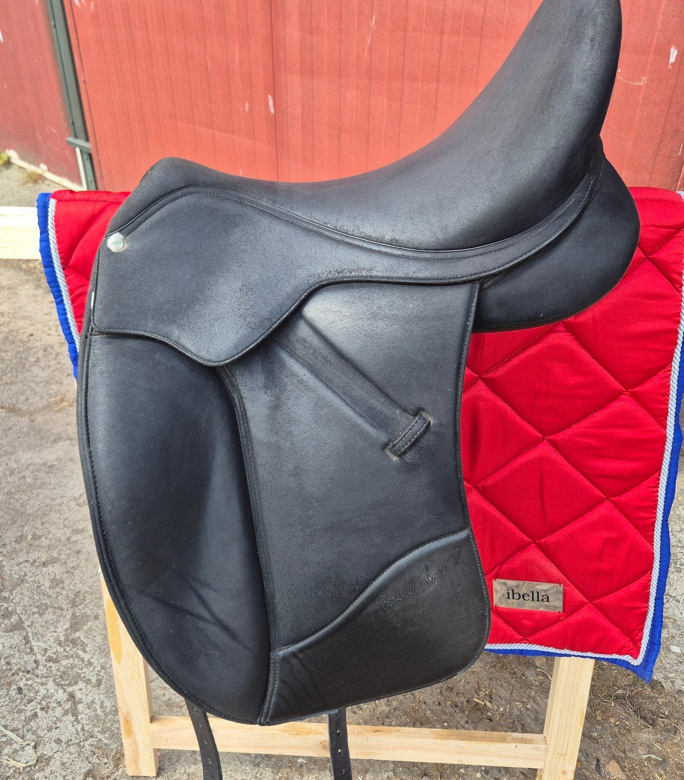 Mooi Wintec Isabella Werth Cair dressuurzadel 17.5 inch, Dieren en Toebehoren, Paarden en Pony's | Zadels, Zo goed als nieuw, Dressuur