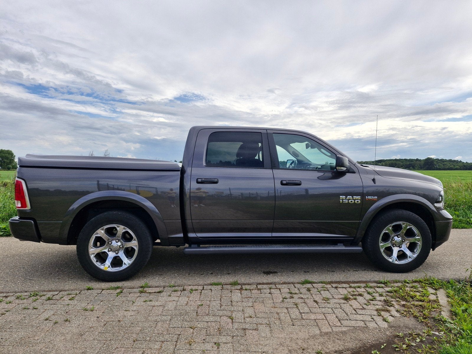 Te koop Dodge Ram 1500  V8, Automaat, 404 pk, 8 cilinders, RAM 1500