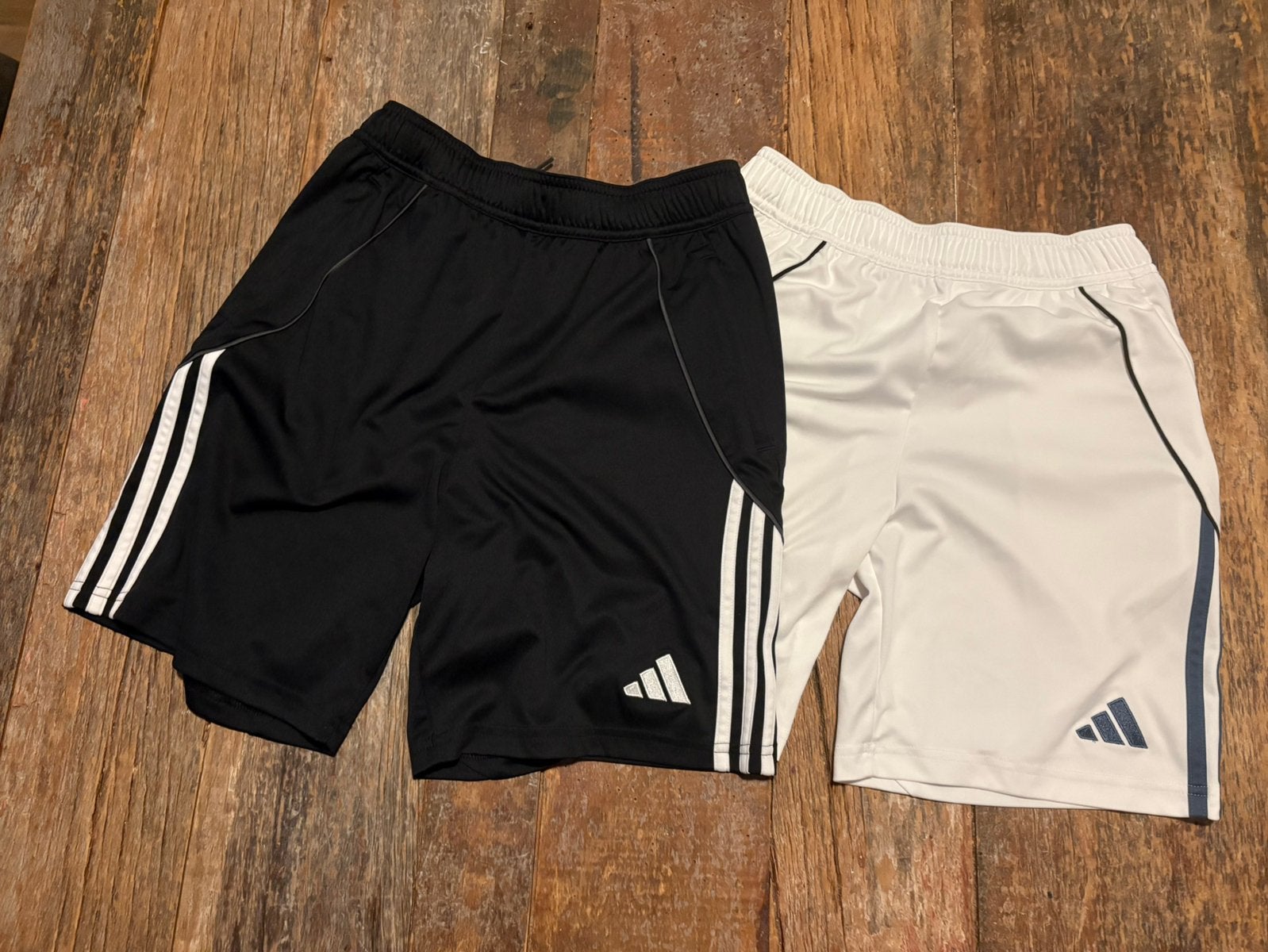 Oa 2 Adidas korte broeken maat L junior, Ophalen of Verzenden, Zo goed als nieuw, Maat 158