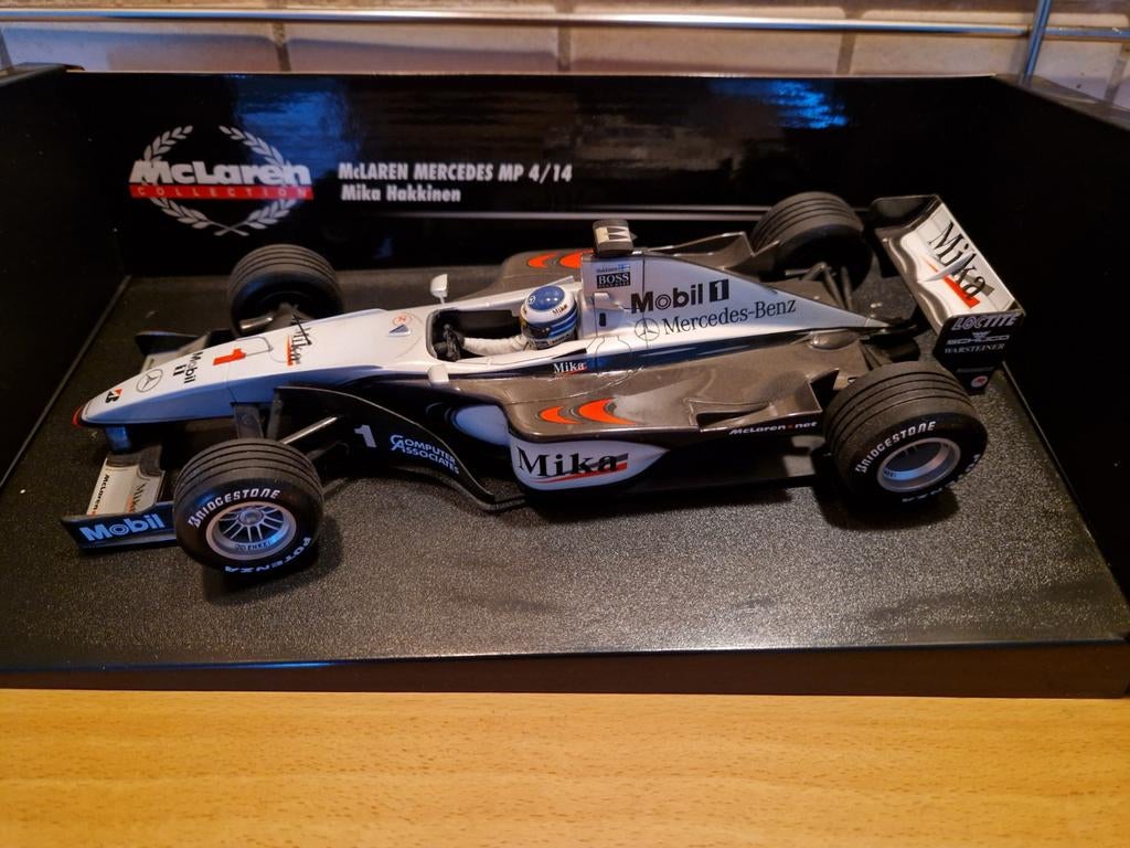 F1 mclaren mercedes mp4/14 mika hakkinen 1999, Hobby en Vrije tijd, Modelauto's | 1:18, Ophalen of Verzenden, Zo goed als nieuw