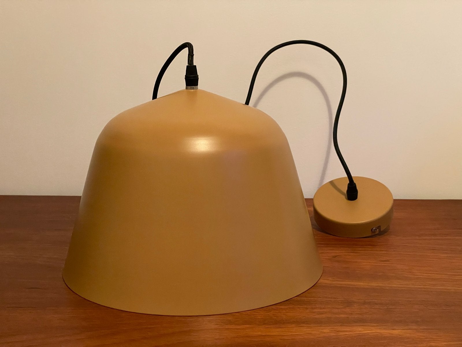 2x Delight Hanglamp - Okergeel - Nieuw in doos, Ophalen, Nieuw, Metaal, E27 (groot)