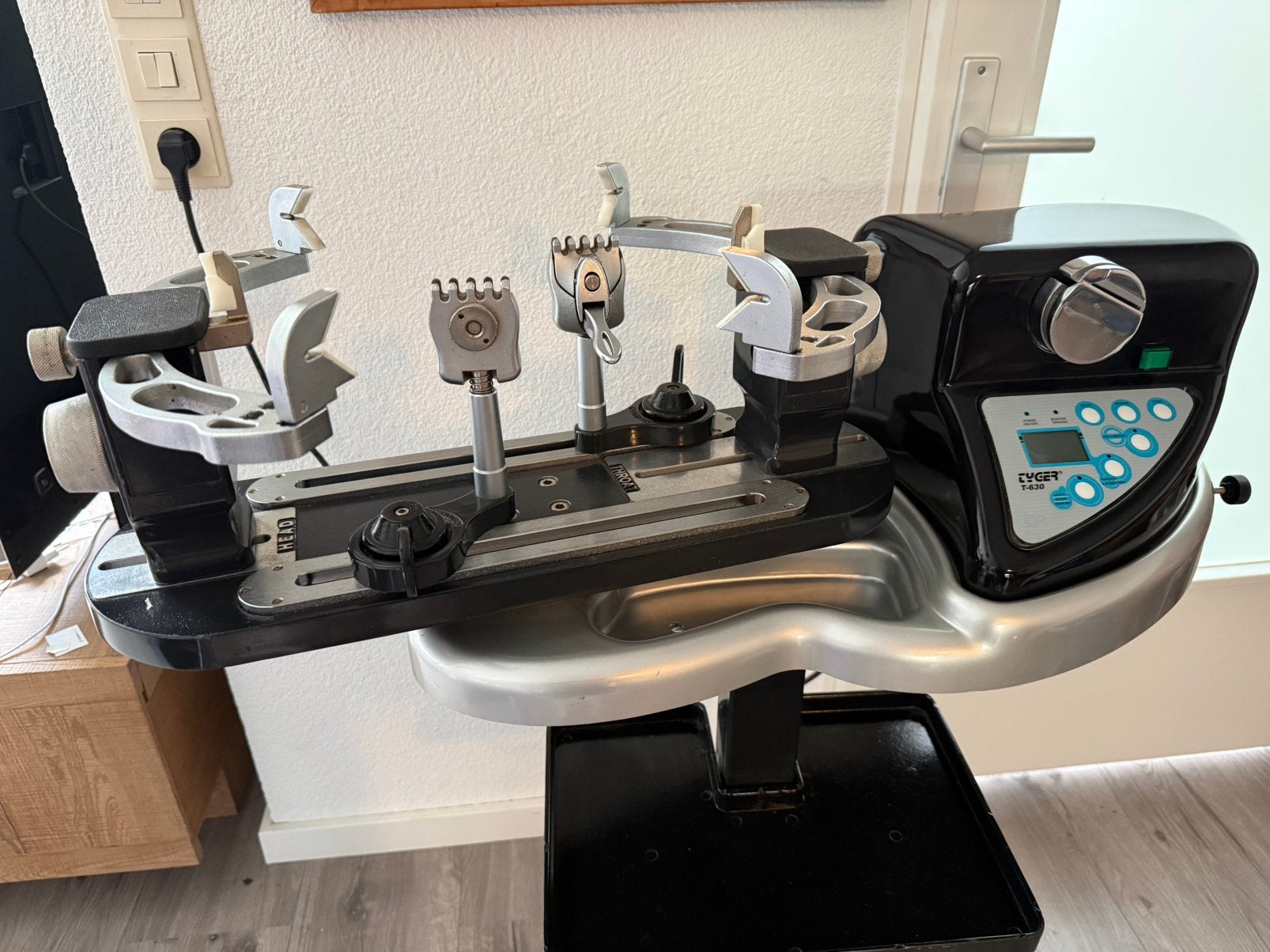 Elektrische Bespanmachine, Zo goed als nieuw, Racket, Ophalen, L2
