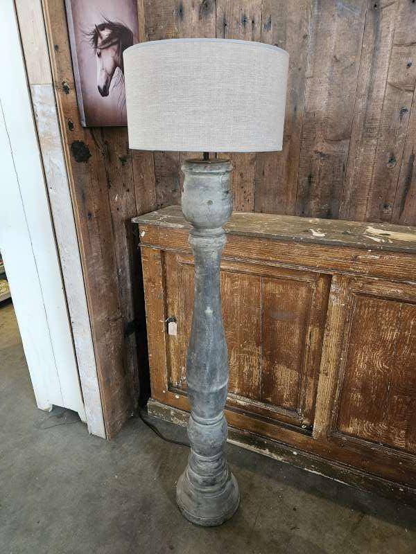 lampenvoet,vloerlamp,baluster lamp ``WOONWINKEL RUSTIEK``, Ophalen of Verzenden, Nieuw, Hout, 100 tot 150 cm