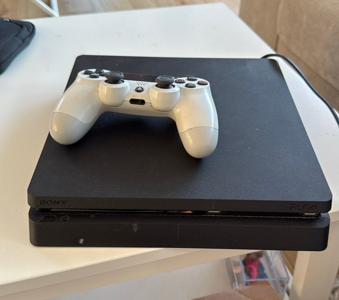 Playstation 4, Spelcomputers en Games, Spelcomputers | Sony PlayStation 4, Ophalen of Verzenden, Zo goed als nieuw, Met 1 controller