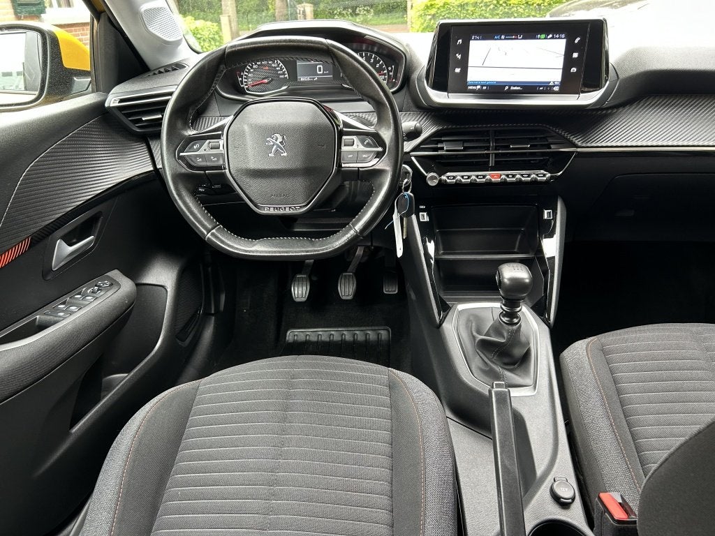 Peugeot 208 1.2 100pk Pack Navi, CarPlay, PDC, LM-velgen, Gebruikt, Euro 6, Met garantie (alle), Parkeersensor