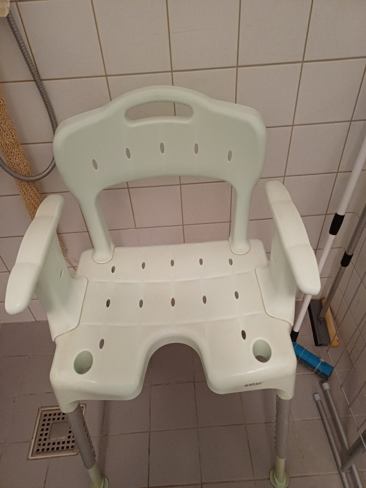 Oma's huis moet leeg. Douchestoel, wc verhogerr, Diversen, Ophalen