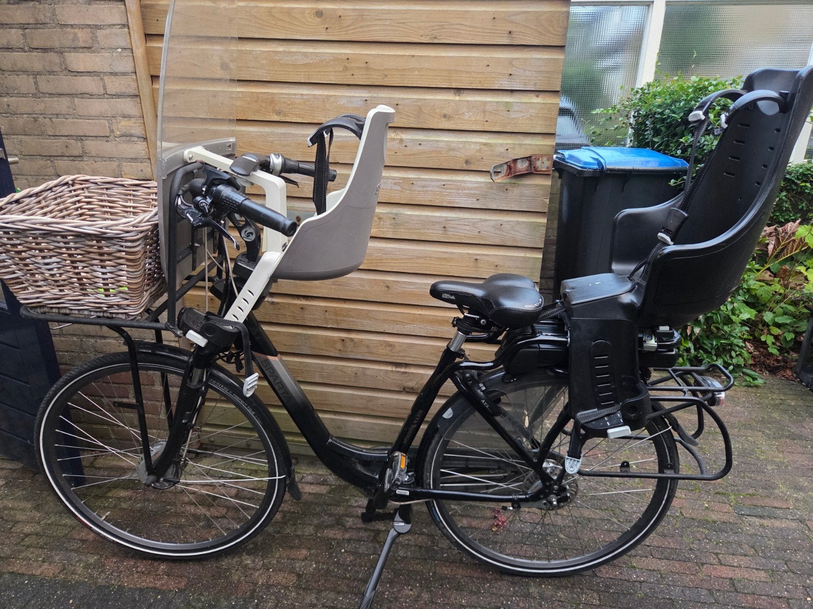 Sparta elektrische fiets met kinderzitjes en mand, Fietsen en Brommers, Ophalen, Gebruikt, Sparta
