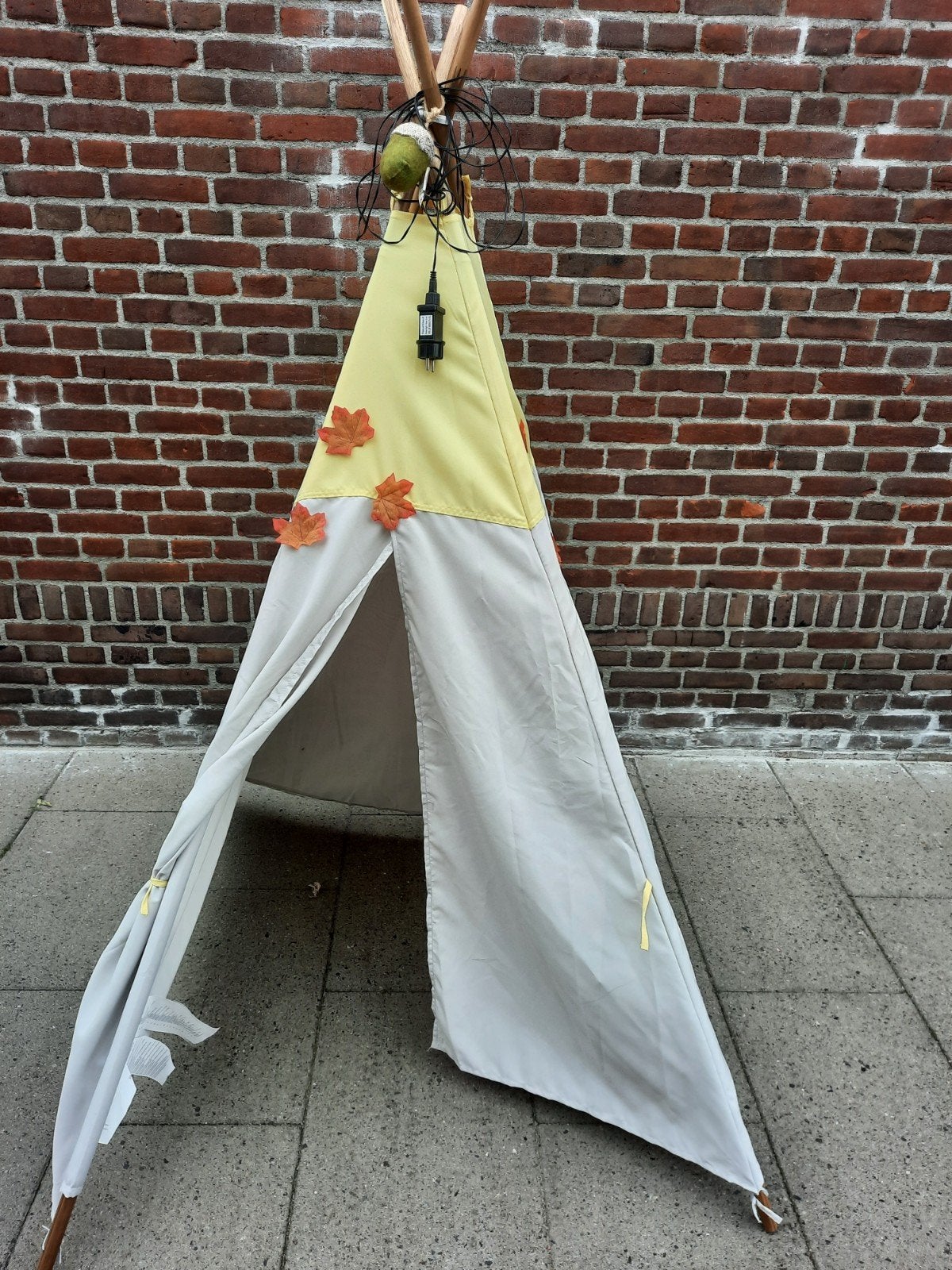 Leuke speeltent . Zgan, Ophalen, Zo goed als nieuw