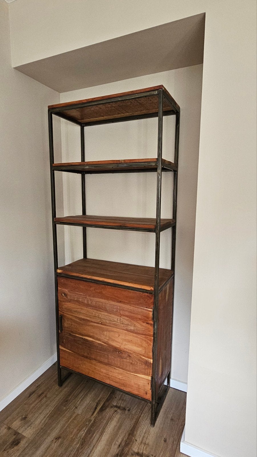 Industriële houten kast, Huis en Inrichting, Kasten | Boekenkasten, Met deur(en), 50 tot 100 cm, Zo goed als nieuw, 25 tot 50 cm