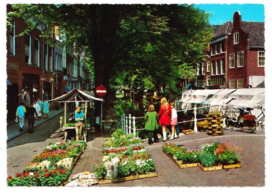 Delft Bloemenmarkt Ongelopen Ansichtkaart ( B2693 ), Ophalen of Verzenden, 1980 tot heden, Ongelopen, Zuid-Holland