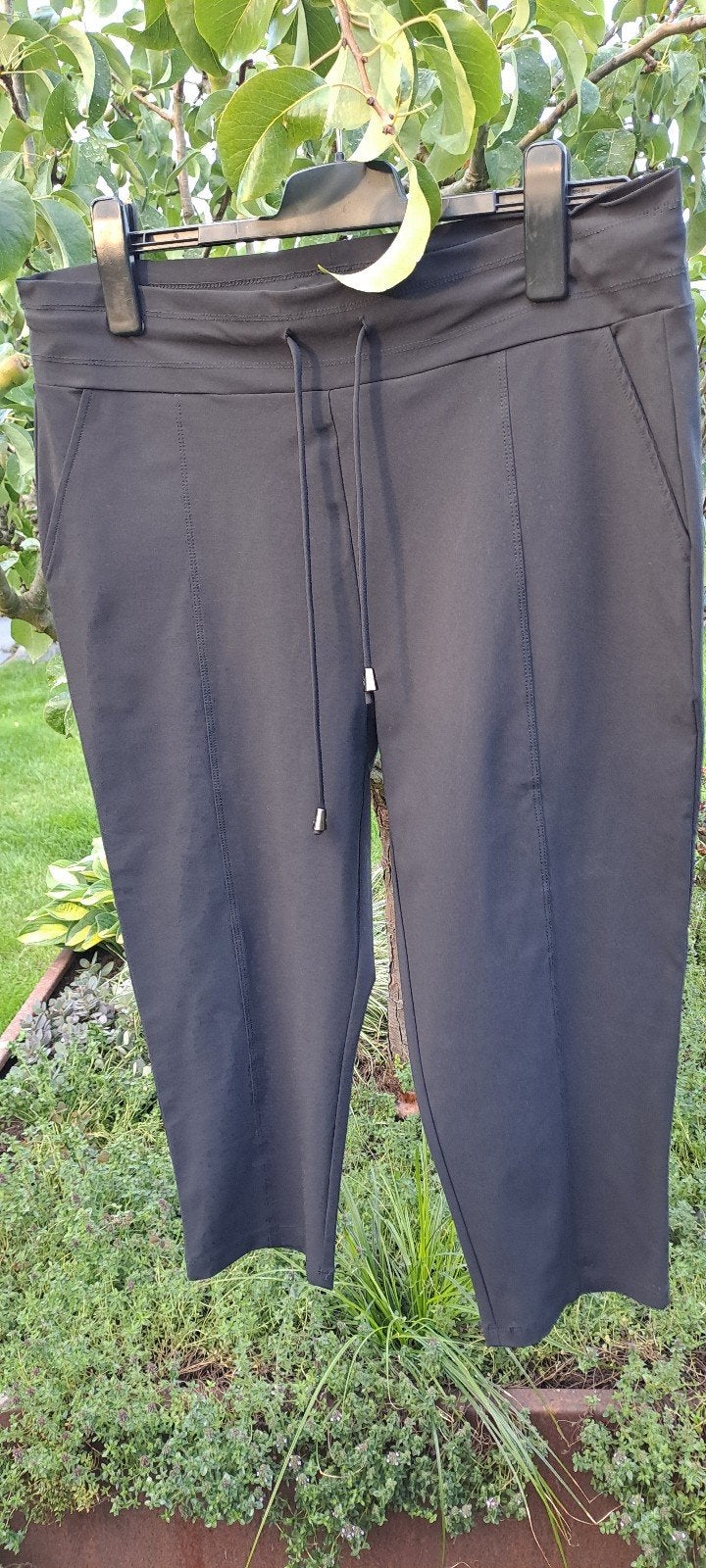 Capri Mi Piace mt46, Verzenden, Nieuw, Zwart, Broek of Spijkerbroek