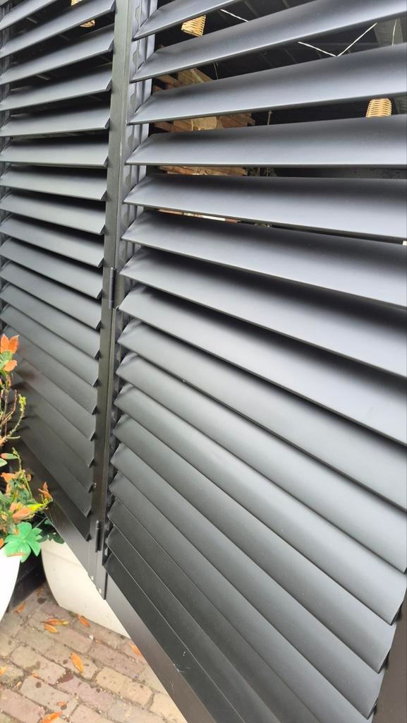 Shutters  / jaloezieën.  292x140. Totaalbedrag 25,-, Ophalen of Verzenden