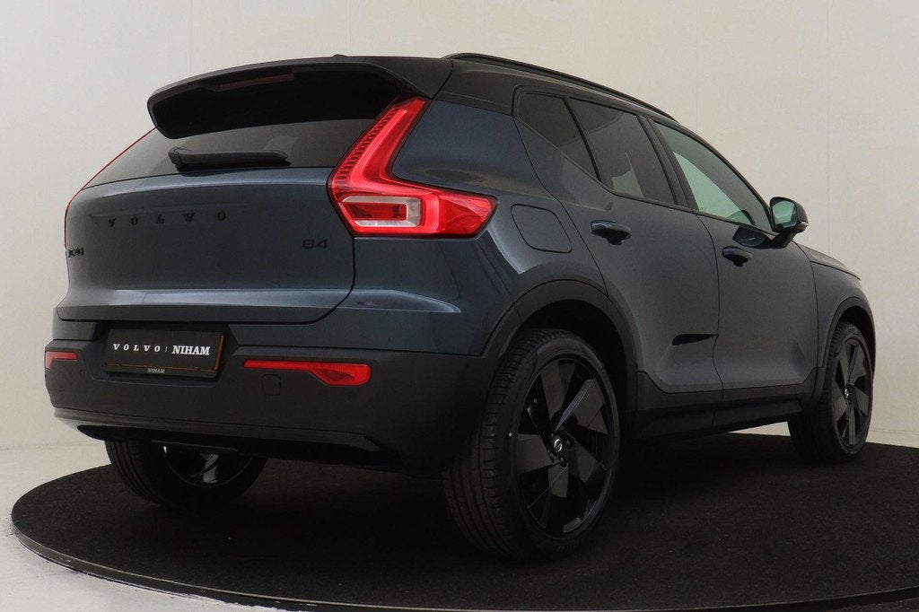 Volvo XC40 B4 (M-HYBRID) PLUS BLACK EDITION -PANO.DAK|HARMAN, Auto's, Volvo, 12 maanden, Euro 6, 4 cilinders, Blauw