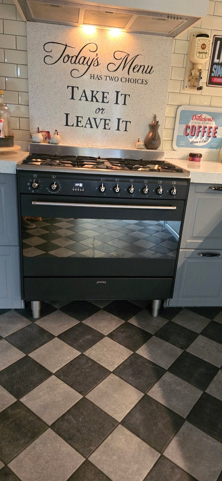 Smeg Fornuis met Gasfornuis en Oven - Zwart, 60 cm of meer, Ophalen of Verzenden, Zo goed als nieuw, Gas