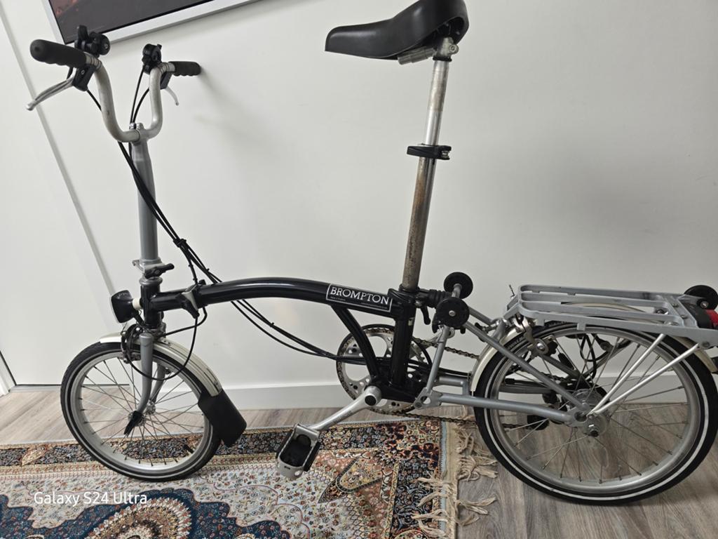 Brompton vouwfiets - Zwart, zo goed als nieuw, Brompton, Versnellingen, Ophalen of Verzenden, Totaal opvouwbaar
