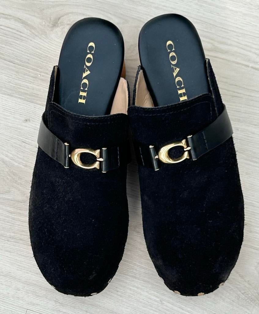 Coach Zwarte Suède Klompen met Gouden Details - Maat 38, Ophalen of Verzenden, Zo goed als nieuw, Zwart, Sandalen of Muiltjes