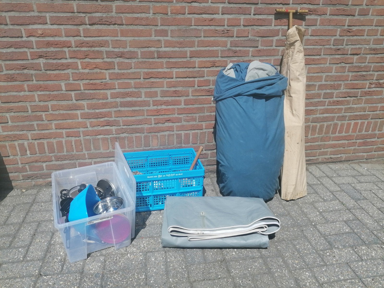 Complete kampeeruitrusting: tent, kookgerei en meer, Ophalen, Gebruikt, Tot en met 4