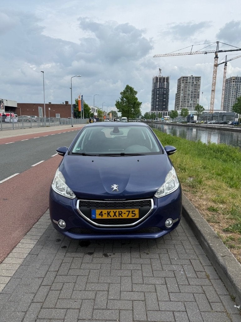 Peugeot 208 1.2 VTI 60KW/82PK 5-D 2013 Blauw, Auto's, Voorwielaandrijving, 31 €/maand, 1199 cc, Blauw