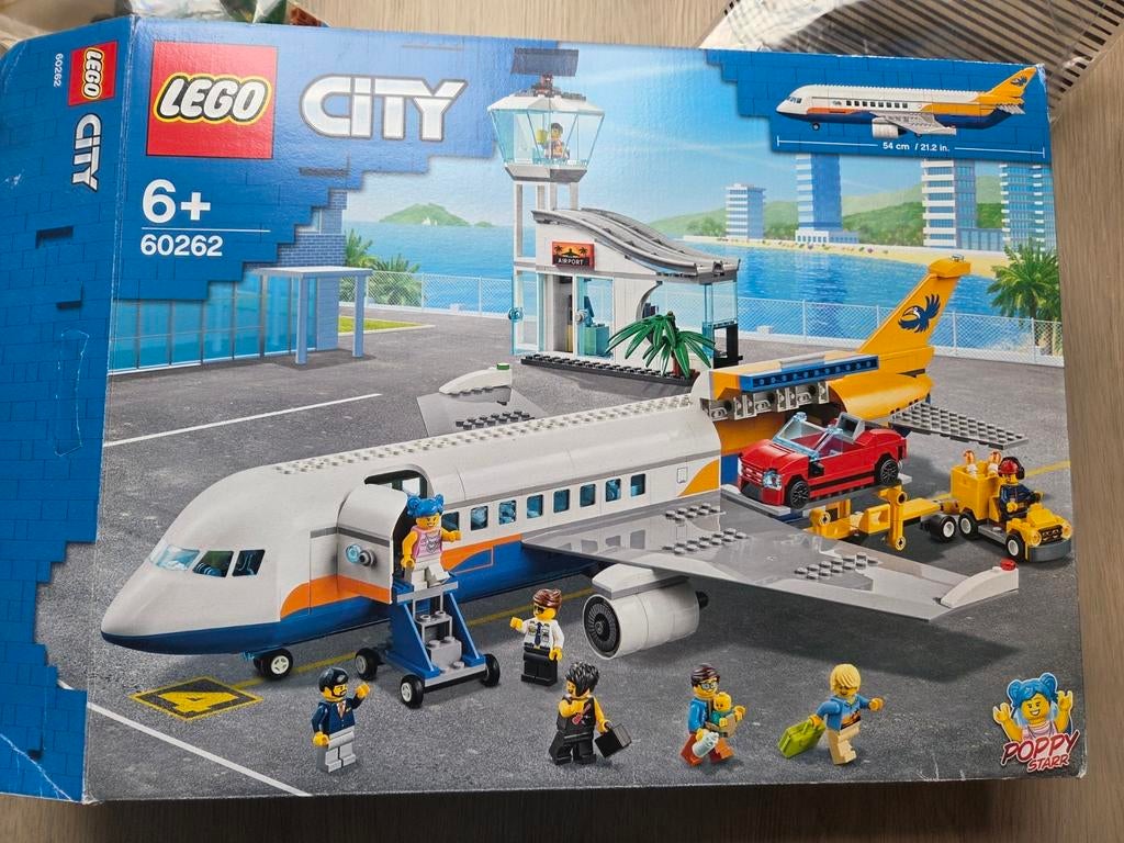 Lego city  60262 passagiers vliegveld met instructie en doos, City, Lego, Ophalen of Verzenden, Zo goed als nieuw