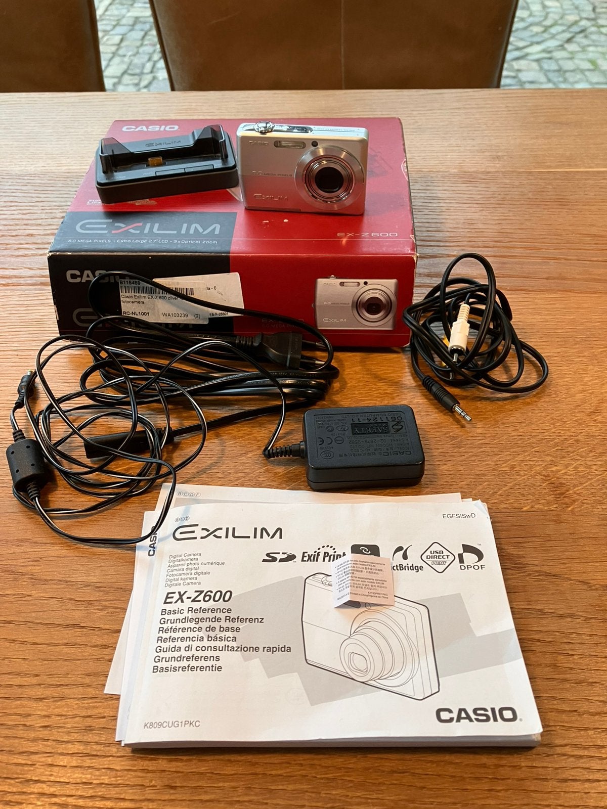 Vintage digitale camera ex-z600 exilim casio met lader, Casio, Gebruikt, Ophalen of Verzenden, Compactcamera