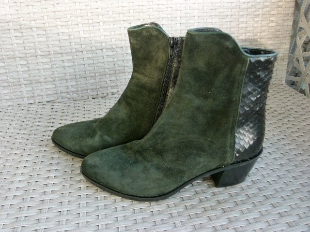 Lilian enkellaarsje, lage hak groen suede zwart leer mt 36,5, Lilian, Lage of Enkellaarzen, Nieuw, Ophalen of Verzenden