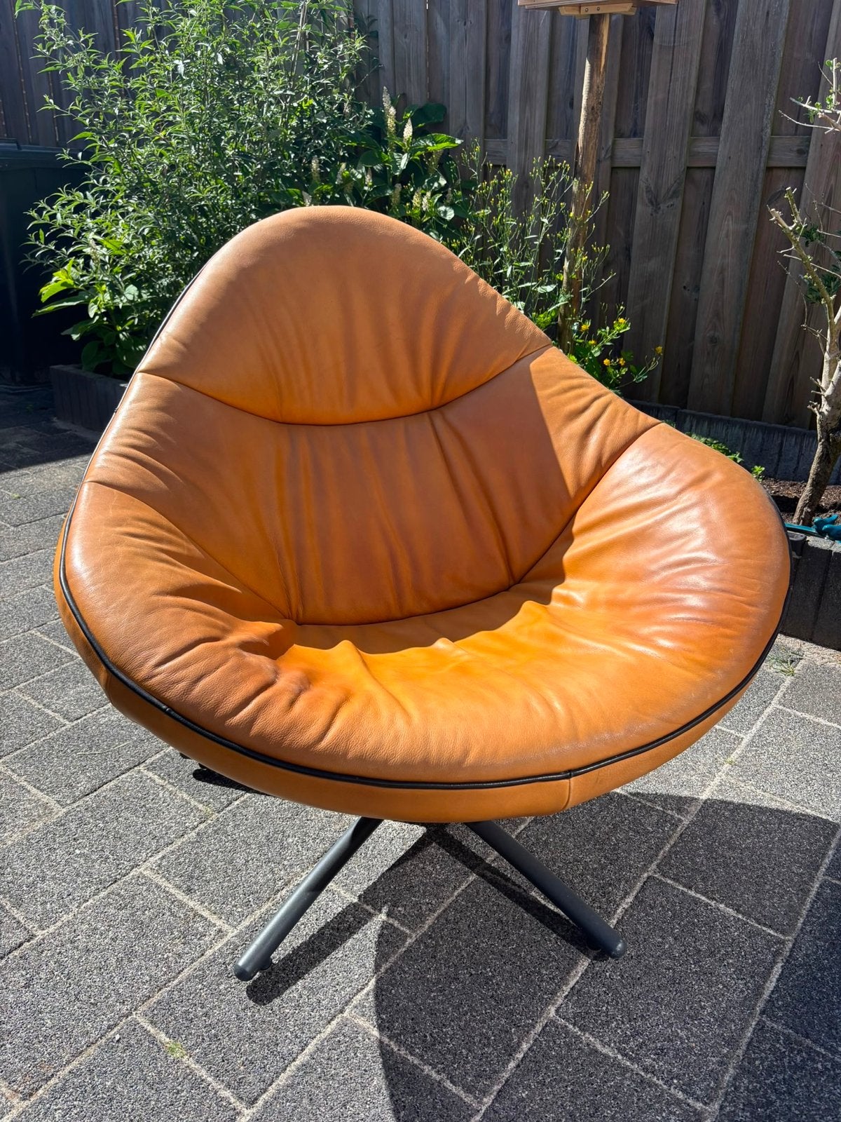 Label Vandenberg fauteuil, cognac leer., Huis en Inrichting, Fauteuils, Ophalen, Gebruikt, Leer, 75 tot 100 cm