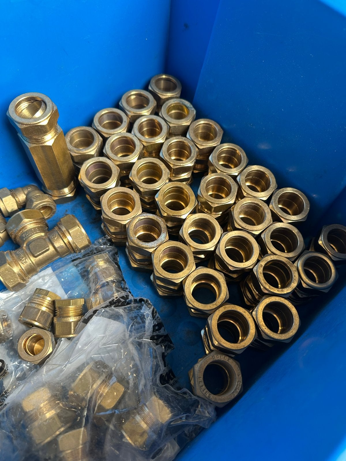 2 Grote bakken knelkoppelingen 15mm en 22mm, Ophalen, Overige materialen, Overige typen, Nieuw