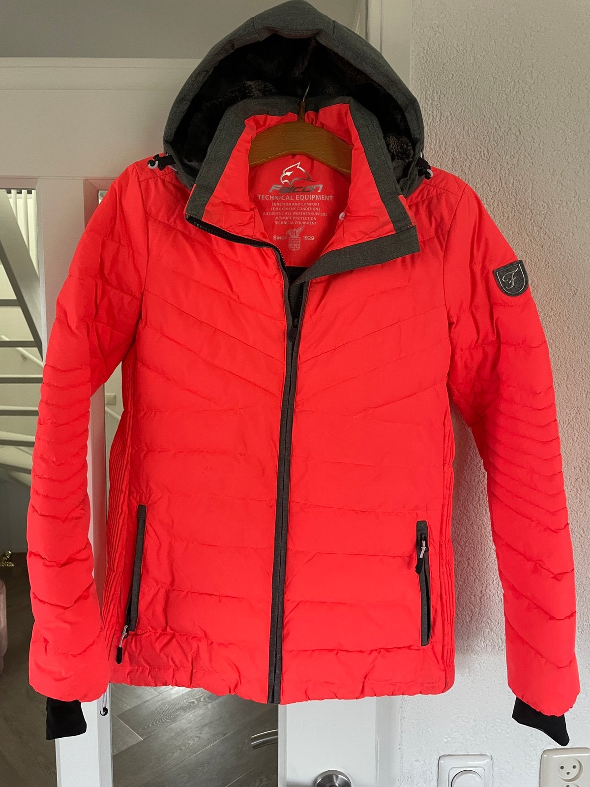 Falcon Skijas / winterjas dames maat S / 176, Overige merken, Gebruikt, 100 tot 140 cm, Ophalen of Verzenden
