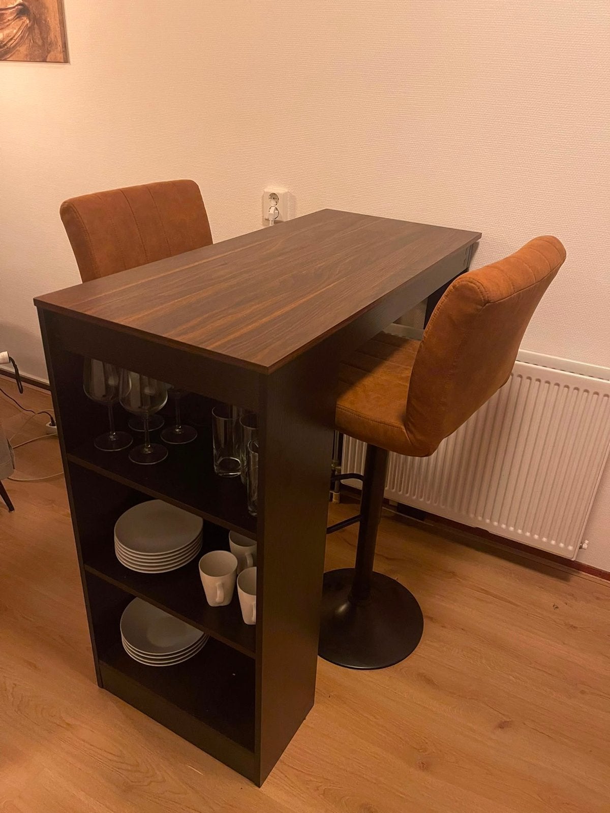 Bartafel houtlook met 2 Anel barkrukken (cognac/zwart), Ophalen, Gebruikt, In hoogte verstelbaar, 90 cm of meer