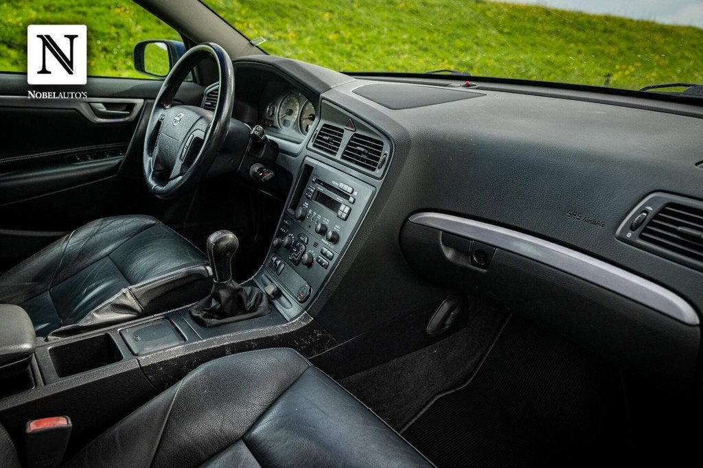 Volvo V70 2.5 T |Trekhaak |Leder |LM Velgen |210pk, Auto's, Volvo, Voorwielaandrijving, 1556 kg, Met garantie (alle), Blauw