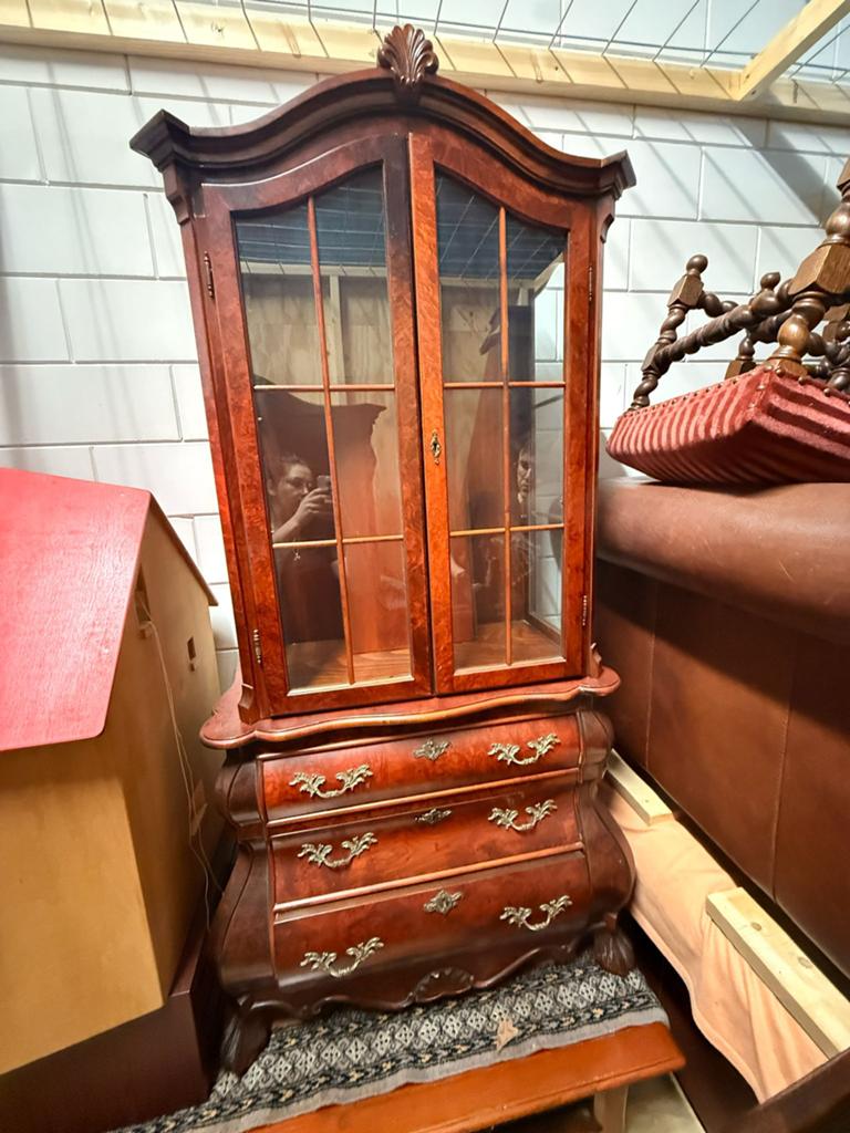Antieke houten vitrinekast – 90  43  98 cm, Ophalen