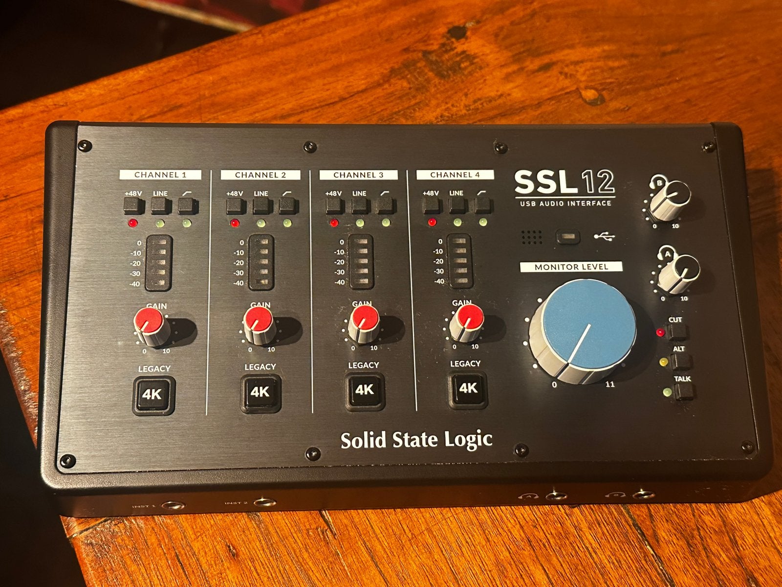 Solid State Logic SSL 12 USB Audio Interface, Ophalen of Verzenden, Zo goed als nieuw, Minder dan 5 kanalen, Microfooningang